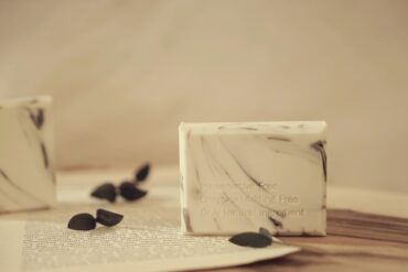 Choosing the Right Fragrance Oils for Candle Making
